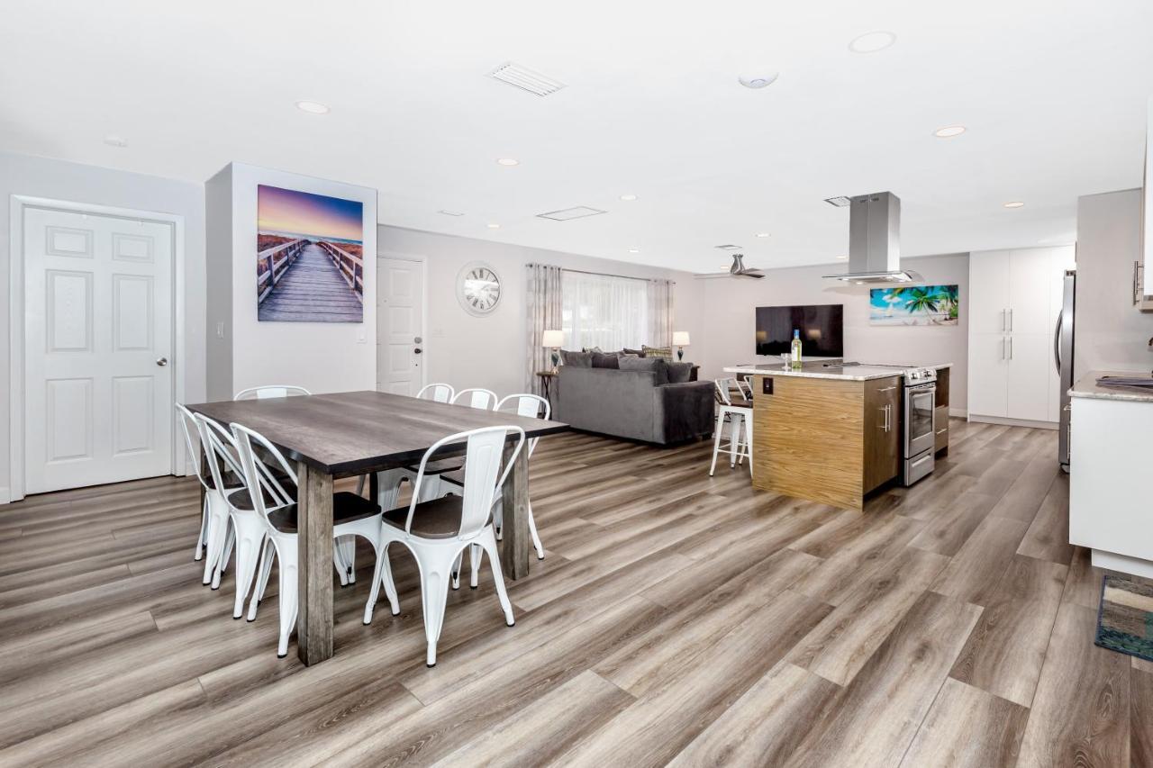 טרפון ספרינגס Modern Home, Heated Pool, Close To Beaches! מראה חיצוני תמונה